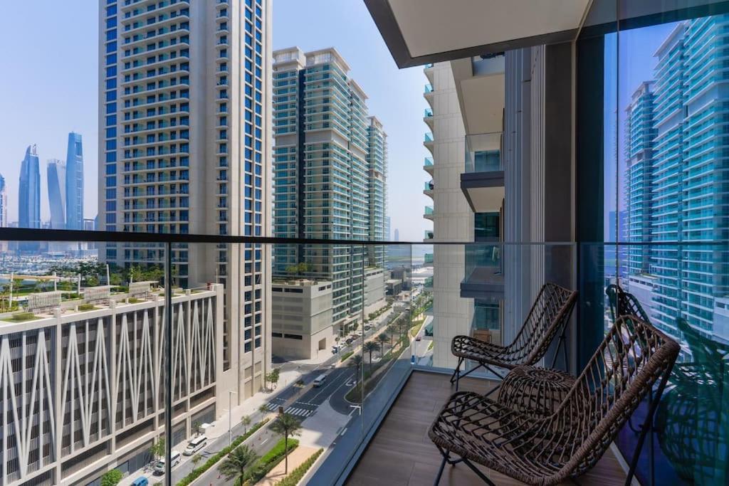 Beachfront L Stylish & Spacious L Fits 4 Apartment Dubai Exterior photo